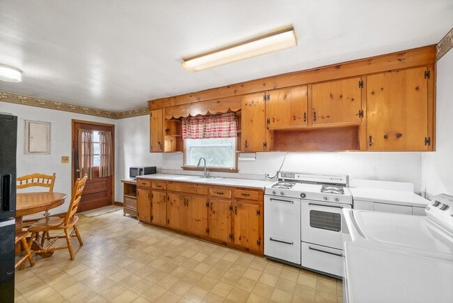 Building Photo - 2531 Thrush Dr