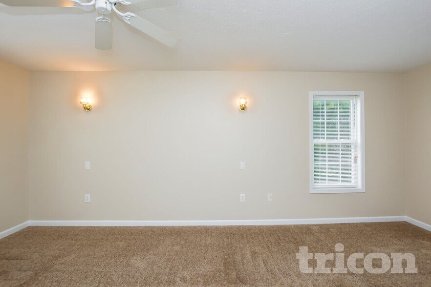 Building Photo - 302 Bethel Dr