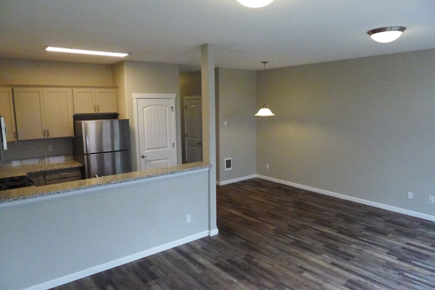 Open floor plan - 1136 R St