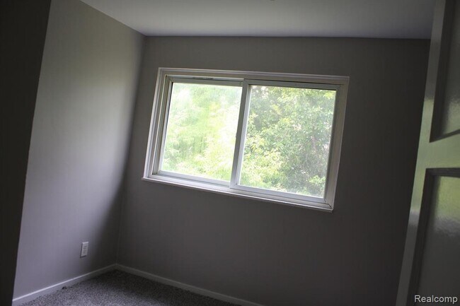 Building Photo - 32161 Genessee St