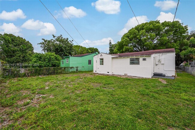 Building Photo - 1059 NW 48th St