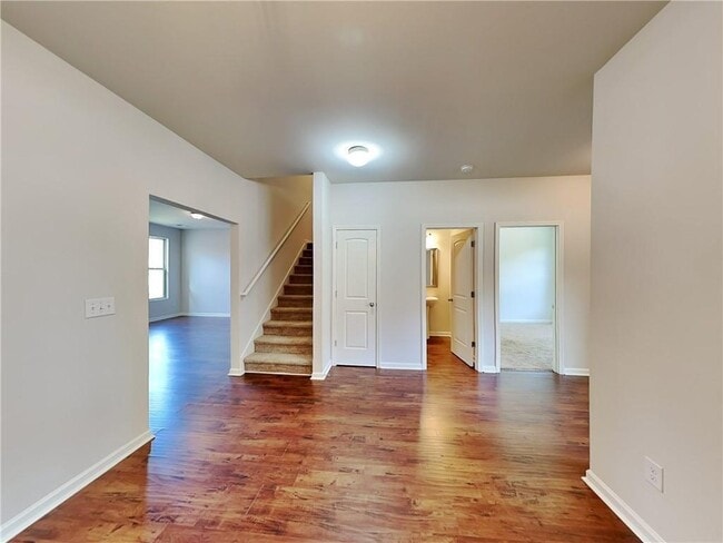 Building Photo - 157 Daisy Cir