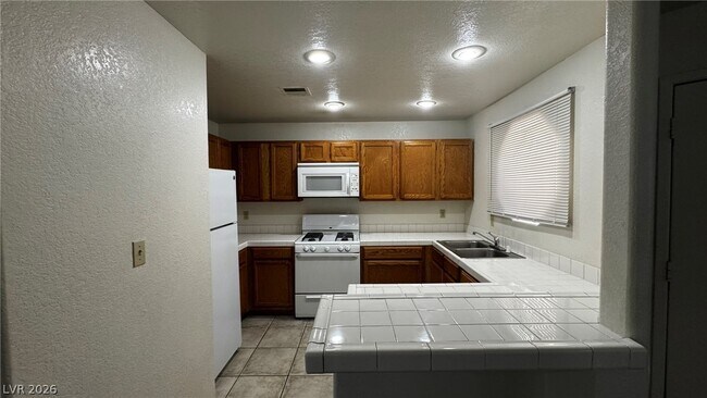 Building Photo - 5044 S Rainbow Blvd