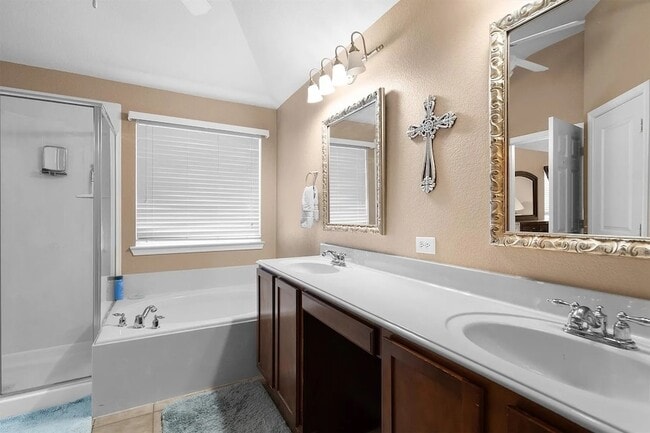 Building Photo - 2912 Day Star Dr