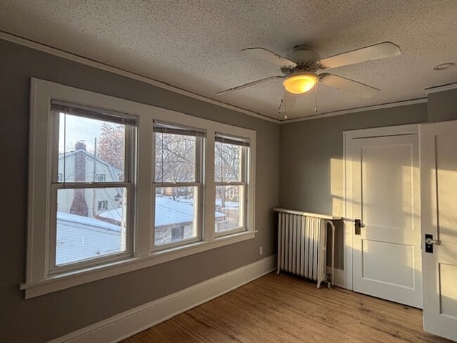 Building Photo - Super Cute 4BR/1 BA Single-Family Home in a Great St. Paul Neighborhood!