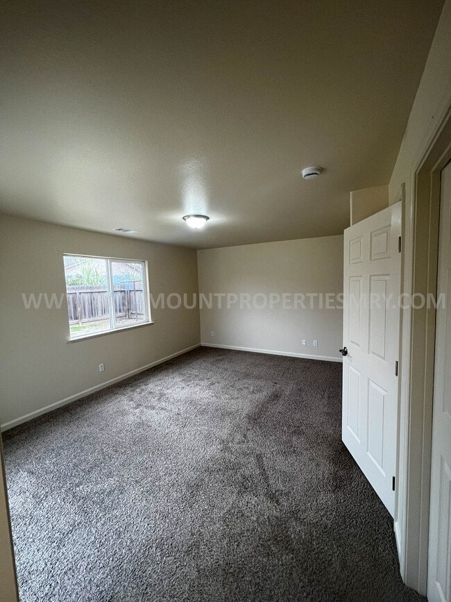 Building Photo - 585 Viejo Gabriel