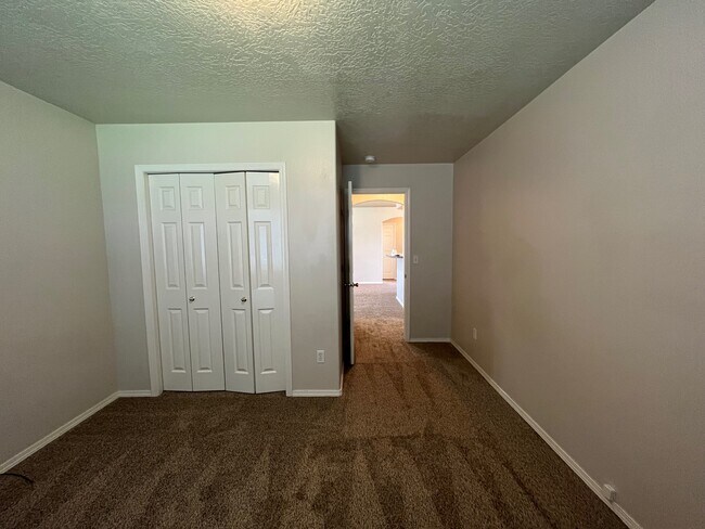 Building Photo - 16847 Bayou Way