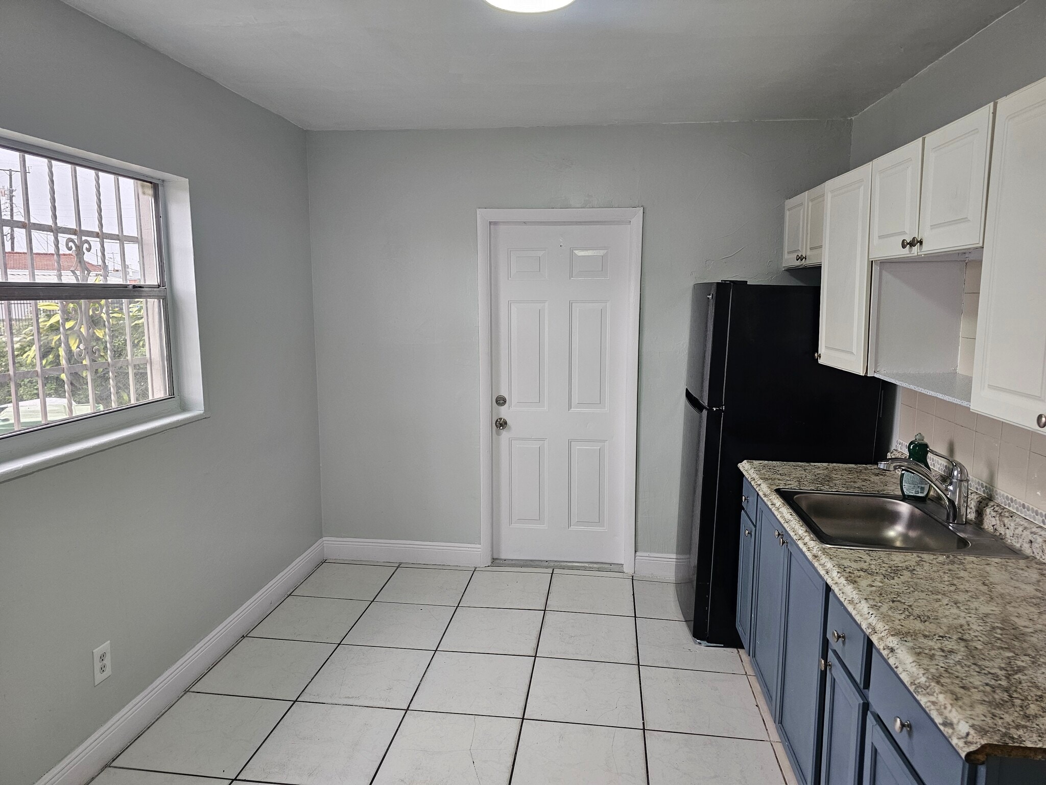 Building Photo - 1240 Rutland St