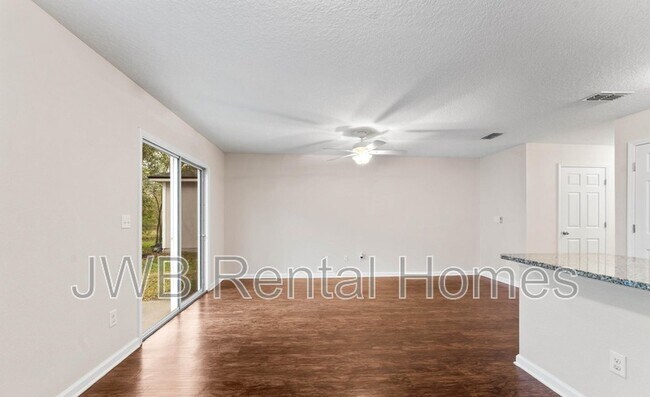 Building Photo - 685 Herman St