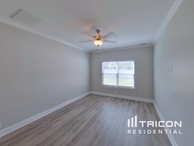 Building Photo - 607 Gallant Way