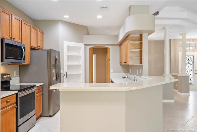 Building Photo - 4633 NW Red Maple Dr