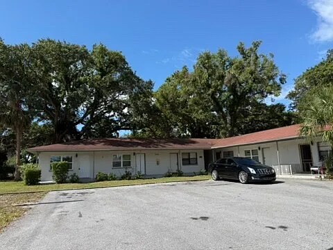 Building Photo - 1610 12th Ave S