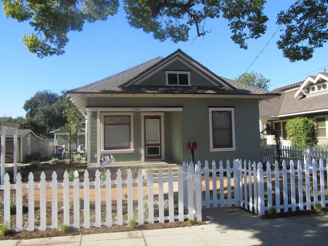 Building Photo - Grand (264-268) North