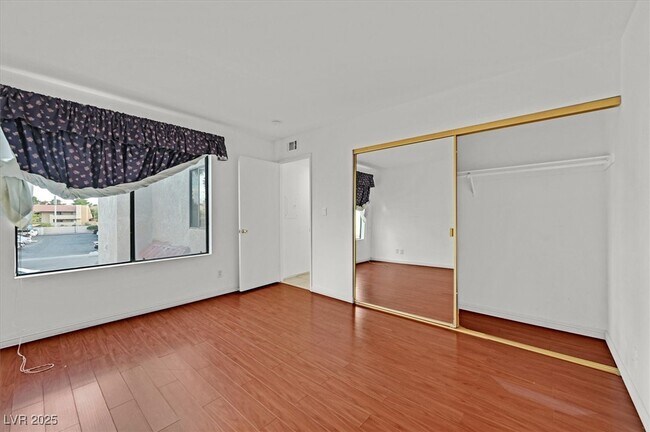 Building Photo - 4320 Gannet Cir