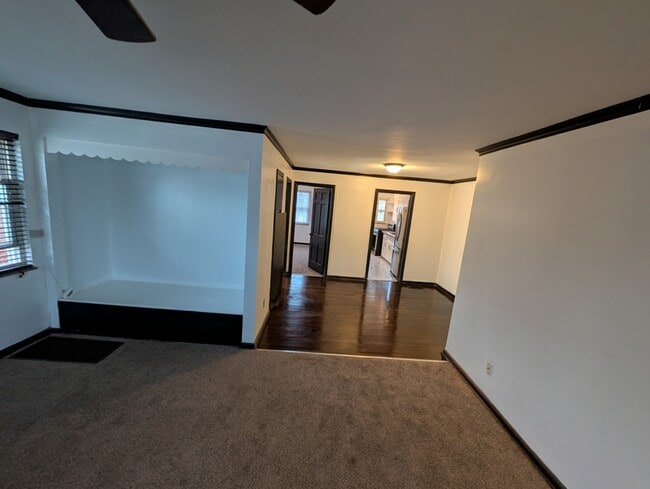 Building Photo - 722 Kenwick Rd