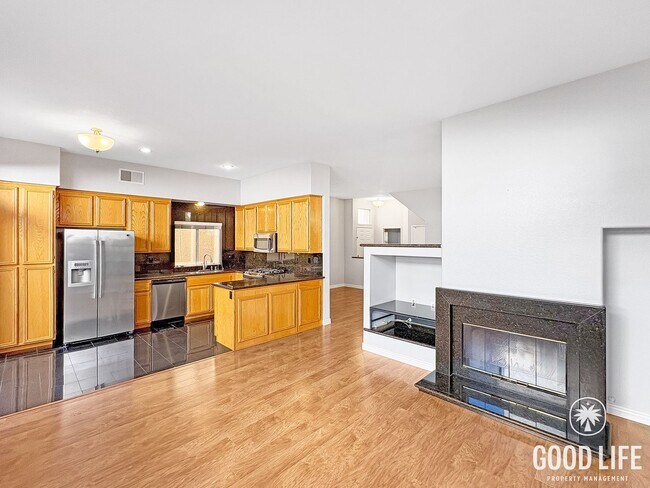 Building Photo - Spacious 4BR Home in Central Mira Mesa