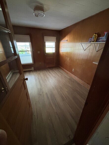 Building Photo - 175 May St