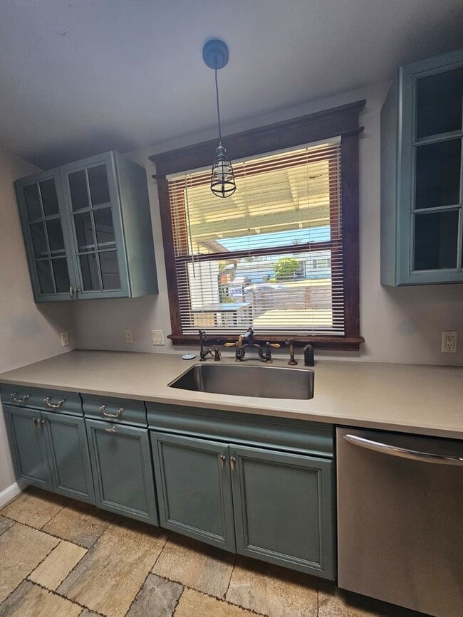 Building Photo - 352 Bonito Ave