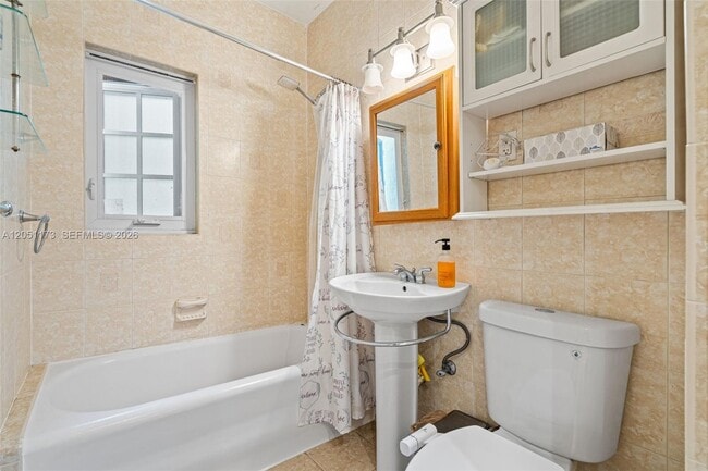 Building Photo - 46 Montilla Ave