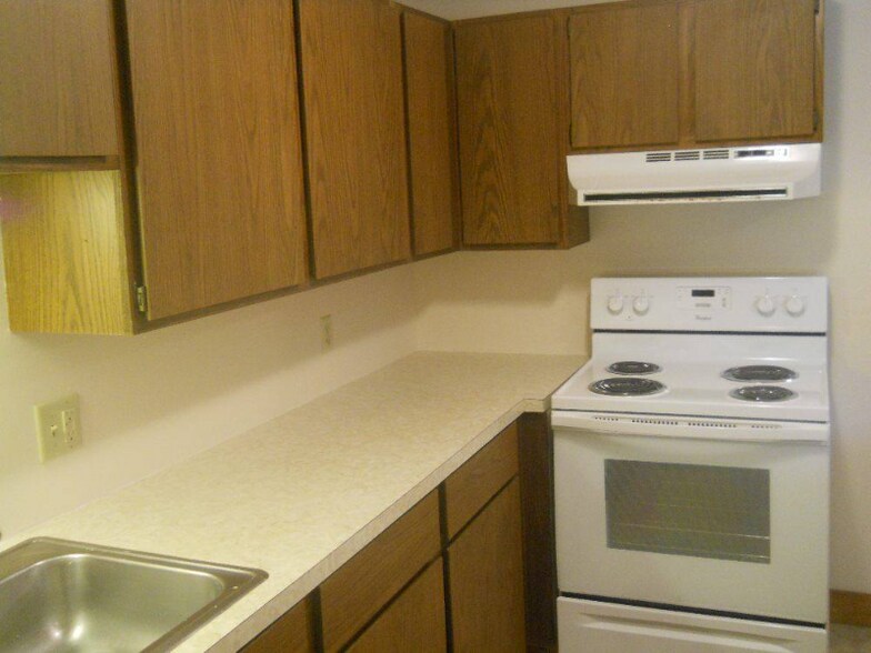 Building Photo - 32 Overlock Rd