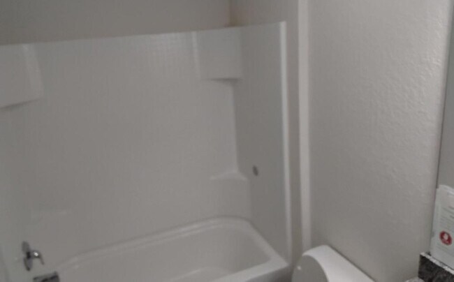 Building Photo - 9426 N Manashee Dr