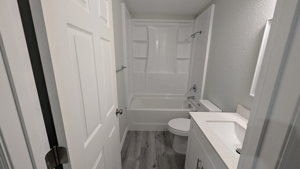 Building Photo - 1527 NW 57th Ct