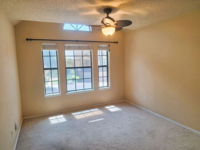 Building Photo - 408 Santa Fe Trail