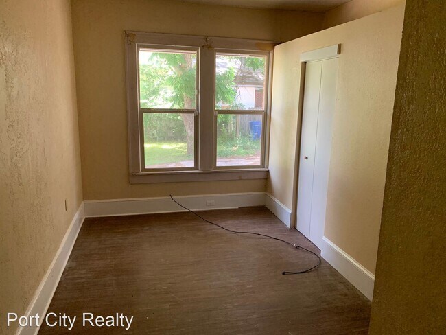 Building Photo - 3 br, 1.5 bath House - 3136 West Laurel