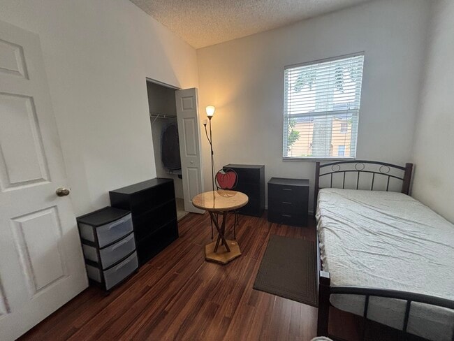 Building Photo - 2941 Crestwood Ter
