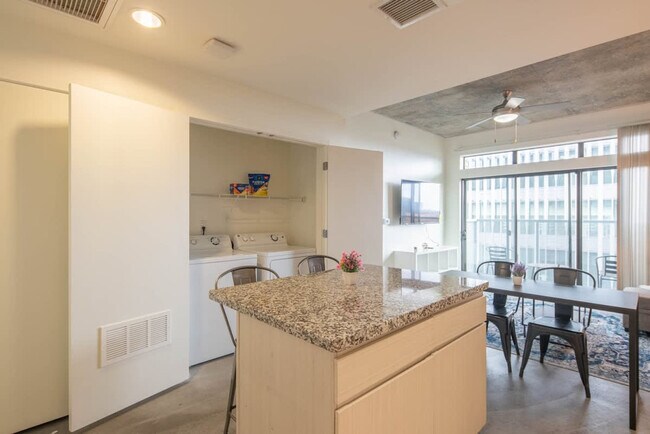 Building Photo - 814 N 4th St