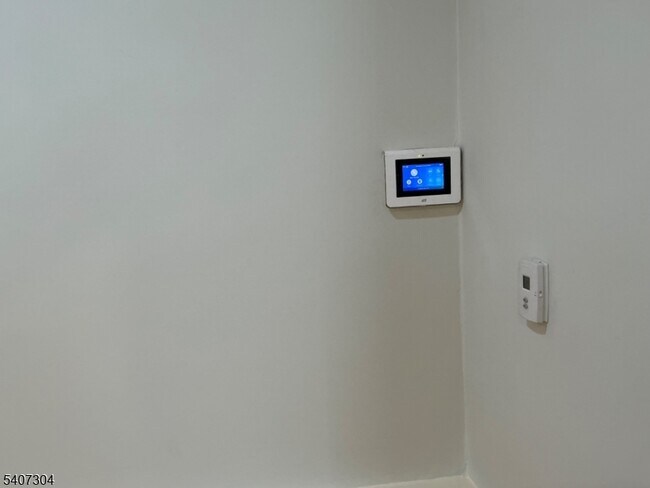 Building Photo - 176 Weequahic Ave