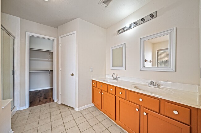 Building Photo - 12407 Fox Trace Ln