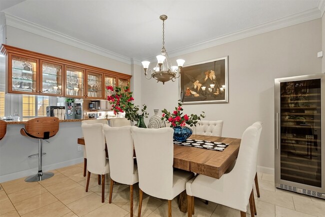 Building Photo - 1044 Memorial Village Dr