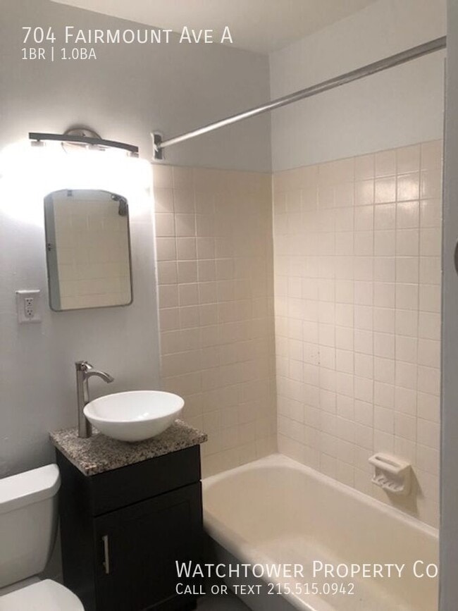 Building Photo - 704 Fairmount Ave