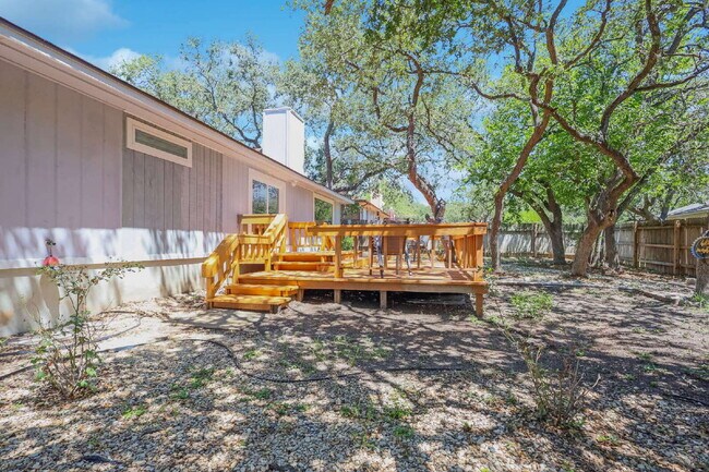 Building Photo - Updated 3 Bed / 2 Bath One-Story Home in San Antonio – Glen Wood Subdivision