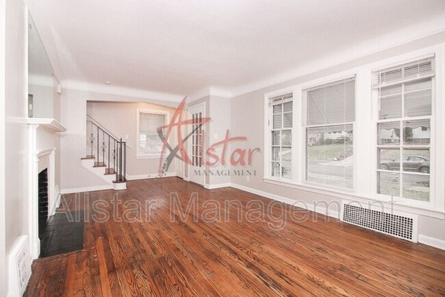 Building Photo - 3801 Woodridge Rd