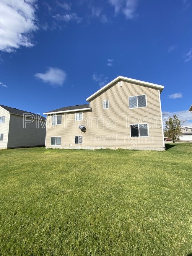 Building Photo - 1639 W 600 N