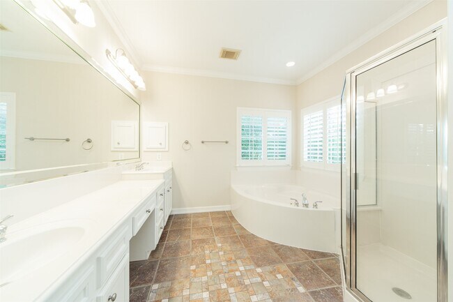 Building Photo - 6318 Elm Ct