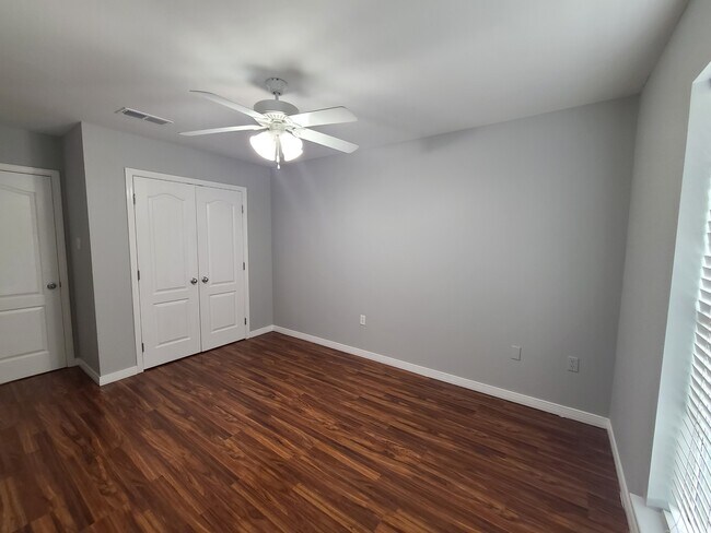 Building Photo - 61471 N 7th St