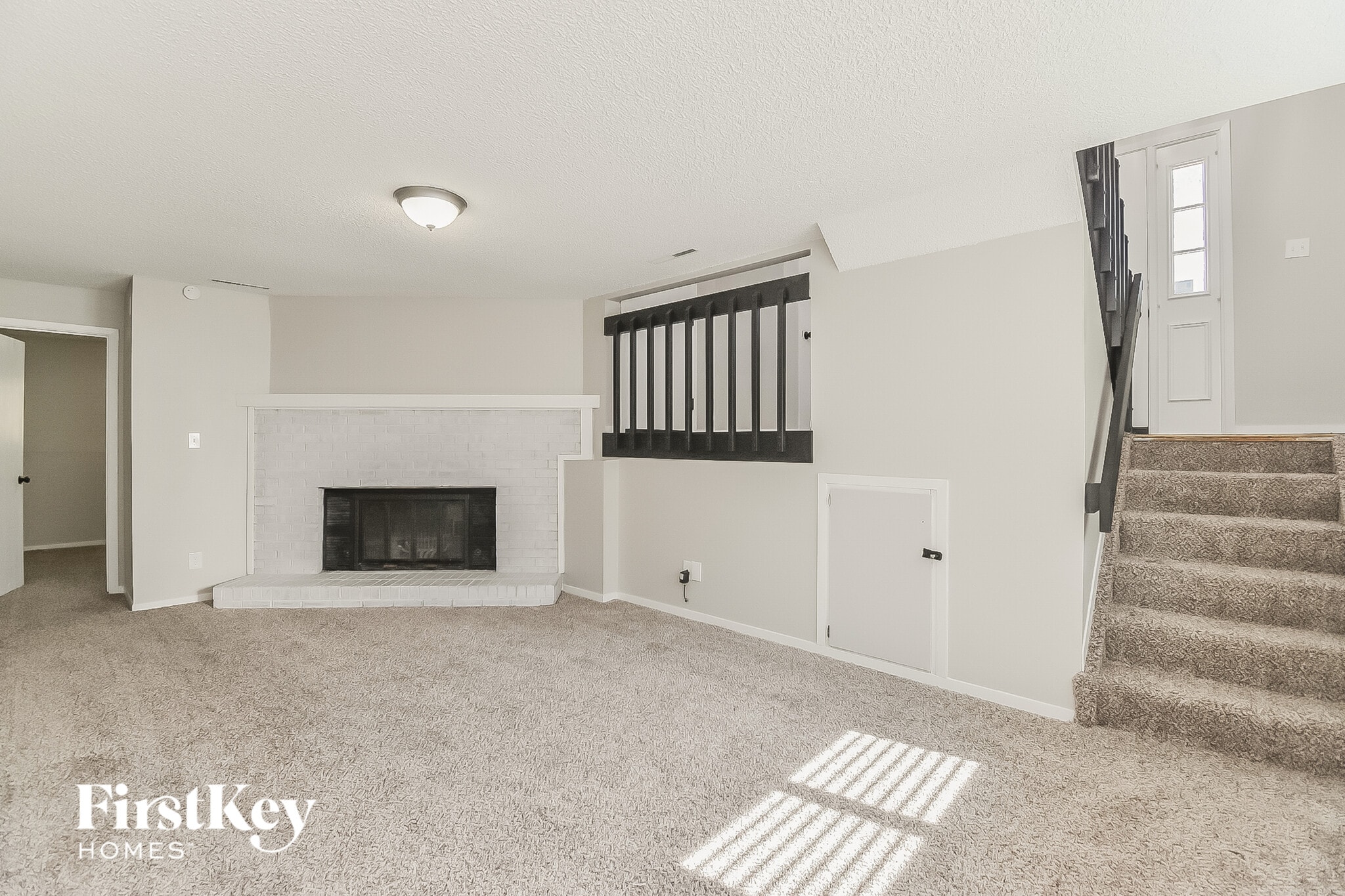 Building Photo - 2273 Farnsworth Dr