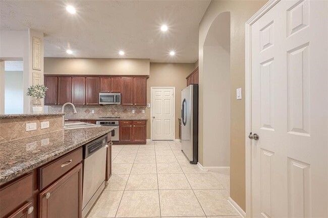 Building Photo - 21711 Cozy Hollow Ln