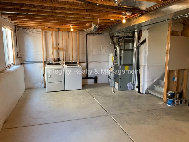 Building Photo - 9931 Saybrook St