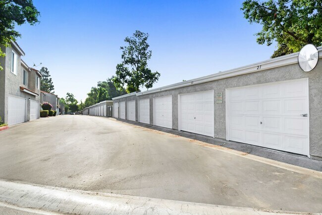 Building Photo - Available now!  2story Condominium for Lease in Rancho Cucamonga!
