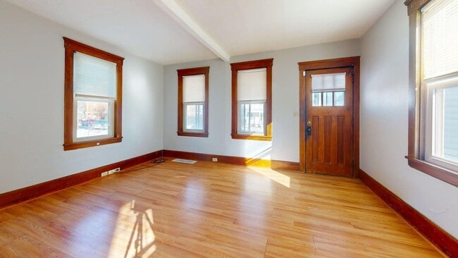Building Photo - 3 Bedroom House - Old Brooklyn, Cleveland