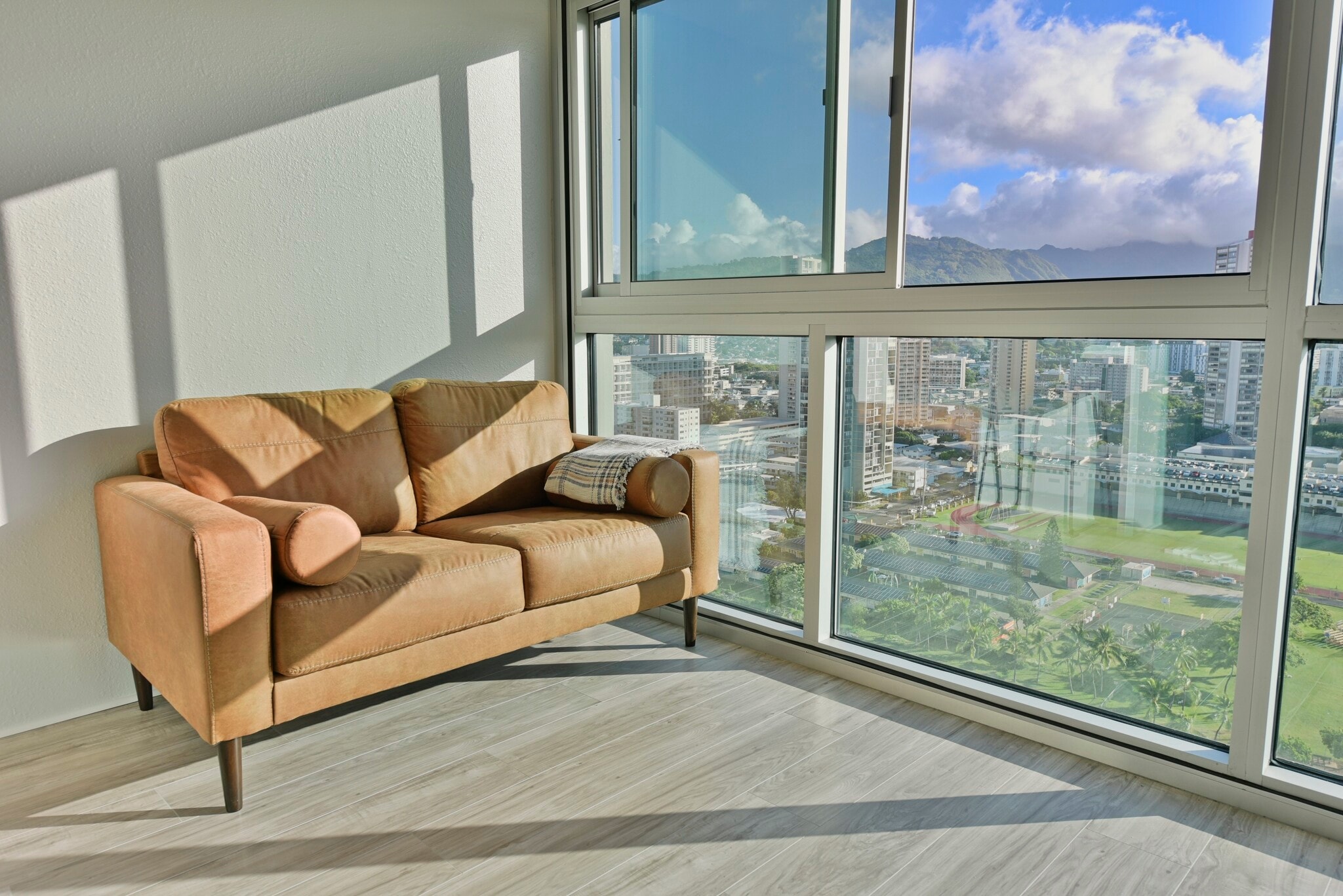 Building Photo - 2211 Ala Wai Blvd
