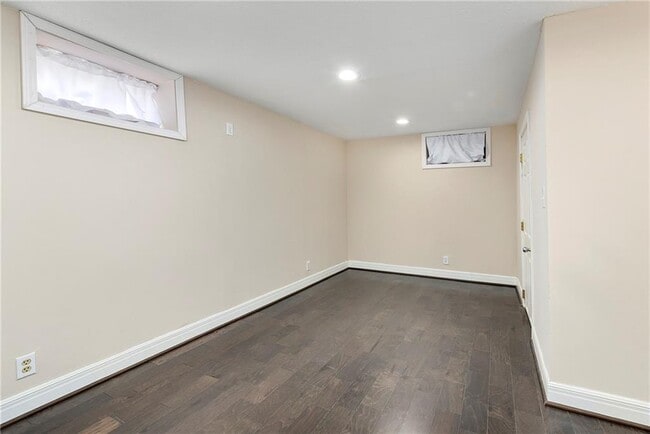 Building Photo - 5647 Antioch Rd