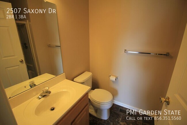 Building Photo - 2507 Saxony Dr