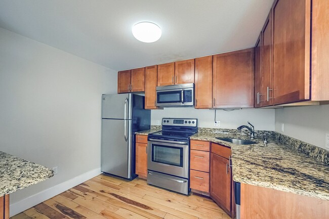 Building Photo - Cozy Condo in LoHi - One Bedroom Plus Offi...