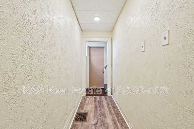 Building Photo - 1224 N Franklin St