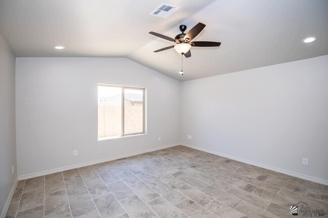 Building Photo - 12527 E 49th Dr